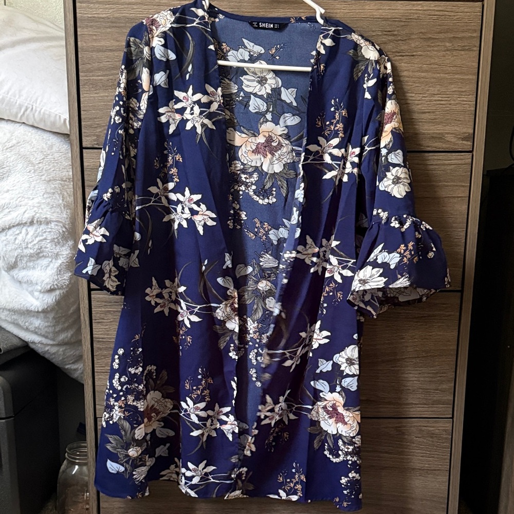 SHEIN Navy Floral Kimono